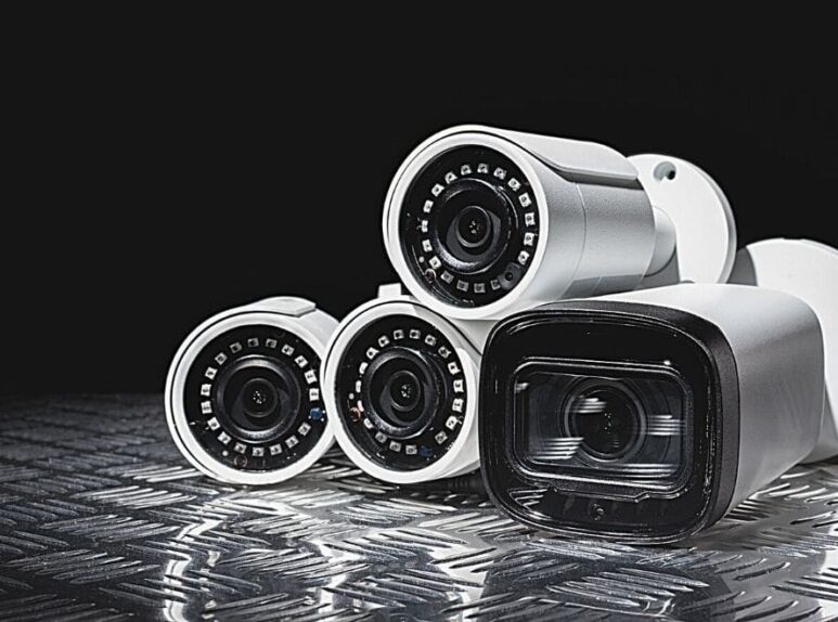 Pros-and-Cons-of-Installing-CCTV Pros-and-Cons-of-Installing-CCTV